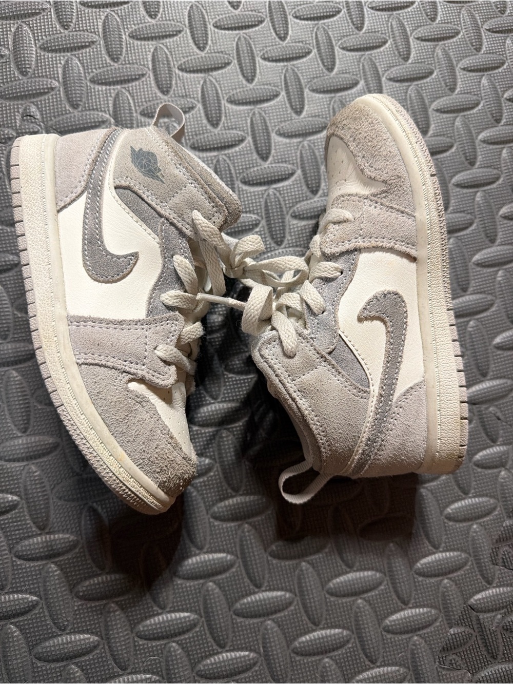 Jordan Kids High-Top Sneakers - Cream & Light Gray